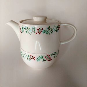 David's Tea Simplicity Tea For One Holly Branch Tea Pot & Cup